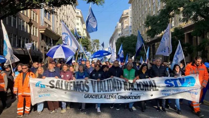Denuncian que el Gobierno retiene fondos de Vialidad Nacional mientras financia obras privadas